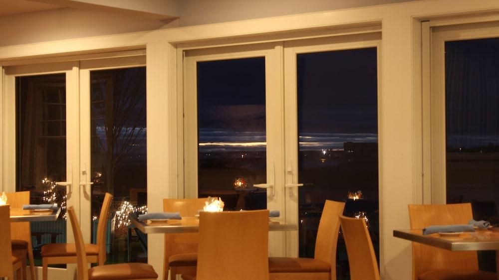 Inn Breakwater